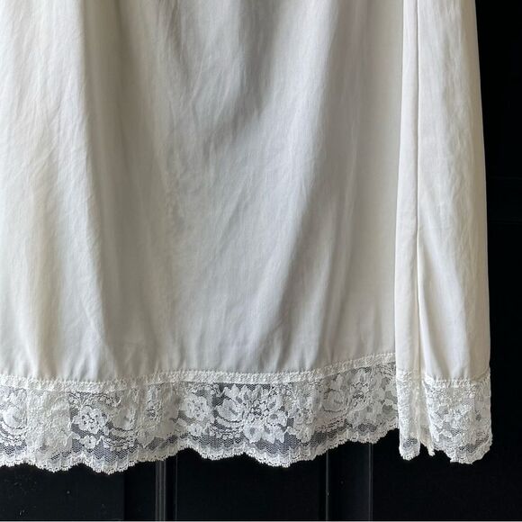 VTG Opalaire Cream Lace Long Half Slip Size L - Picture 8 of 10